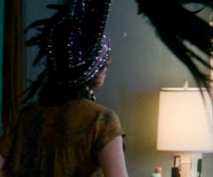 Alison Brie In “Glow” S03E03