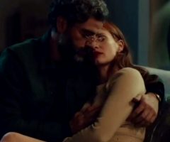 Jessica Chastain Groped By Oscar Isaac