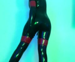 My First Latex Outfit! Watch Me Shine It