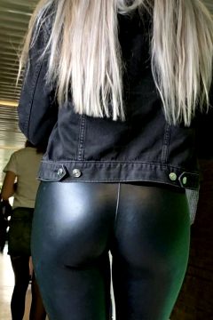 Perfect Ass In Shiny Leather Tights